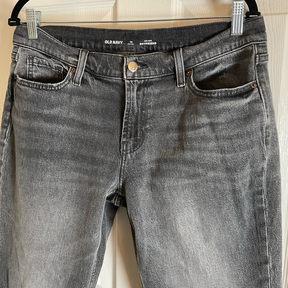 Mid-Rise Boyfriend Straight Jeans | Old Navy Size 10 Petite - Picture 3 of 9